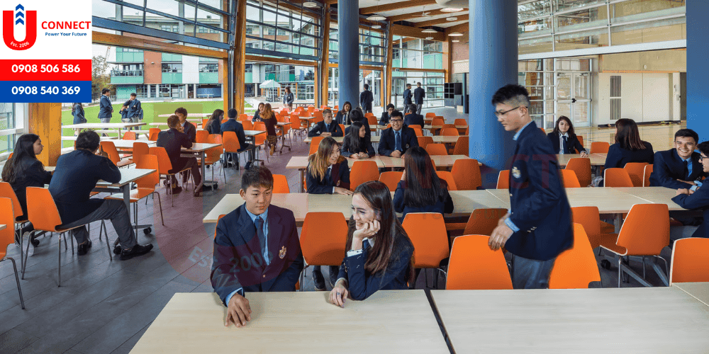 Trung học Bodwell High School, bang British Columbia, Canada